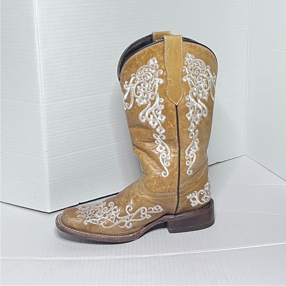 Floral Embroidered Square Toe Western Boot - Picture 3 of 15